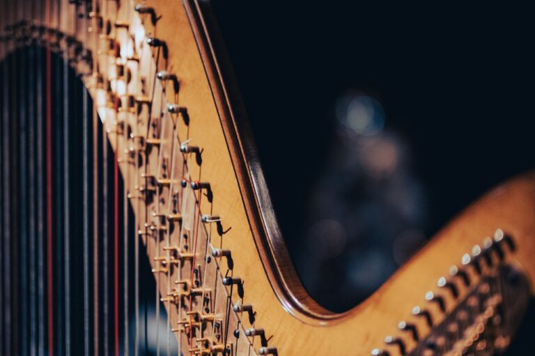 clarsach Scottish harp